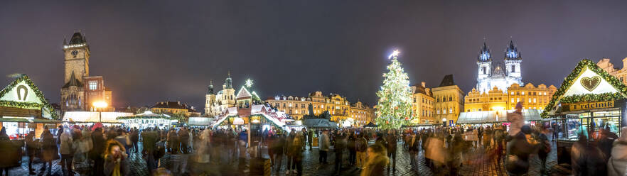 Czech Republic, Prague, Christmas market at night - PUF01820