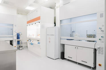 Interior of a laboratory - AHSF01696