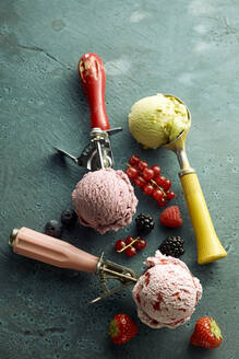 Assorted ice cream on scoop and fresh fruits - DREF00011