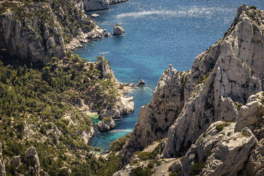 France, Cote d'Azur, Calanques National Park, Chalk cliffs and bays - MSUF00145