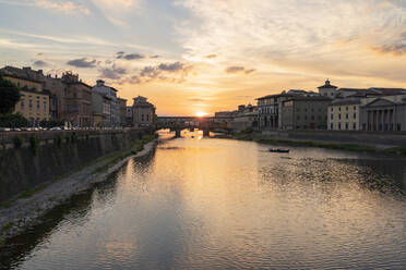 River Arno and Ponte Vecchio at sunset, Florence, Italy - FBAF01182