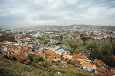 Georgien, Tiflis, Luftaufnahme der Stadt - VPIF01912