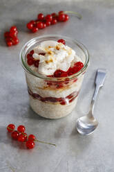 Jar of gluten free amaranth mousse with red currant berries - EVGF03571