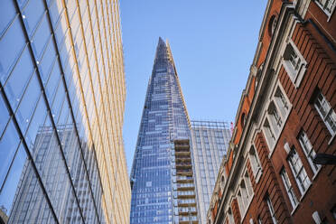 UK, England, London, Tiefblick auf den Shard-Wolkenkratzer - MRF02350