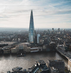 UK, England, London, Luftaufnahme des Shard-Wolkenkratzers - MPPF00430