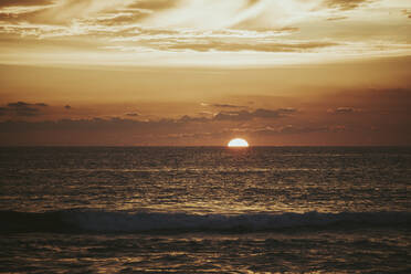 Sri Lanka, Western Province, Colombo, Sunset over Indian Ocean - DAWF01119