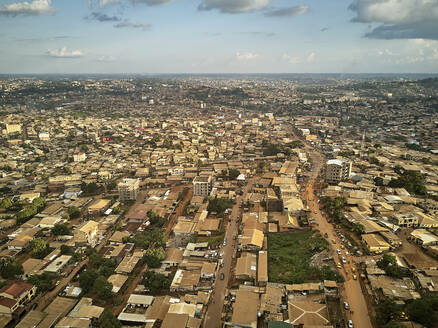 Yaounde, Kamerun, Luftaufnahme der Stadt - VEGF01392