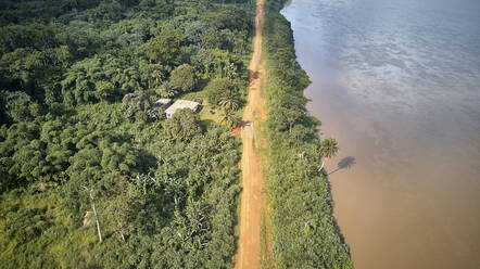 Kamerun, Luftaufnahme des Sanaga-Flusses in der Landschaft - VEGF01396