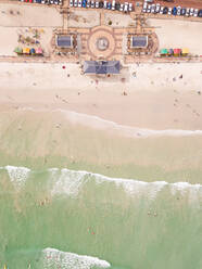 Luftaufnahme von Muizenberg Beach in Kapstadt, Südafrika. - AAEF06316