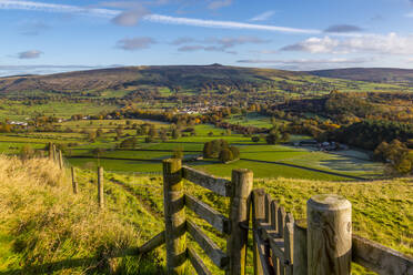 Blick auf Hope im Hope Valley, Derbyshire, Peak District National Park, England, Vereinigtes Königreich, Europa - RHPLF13513