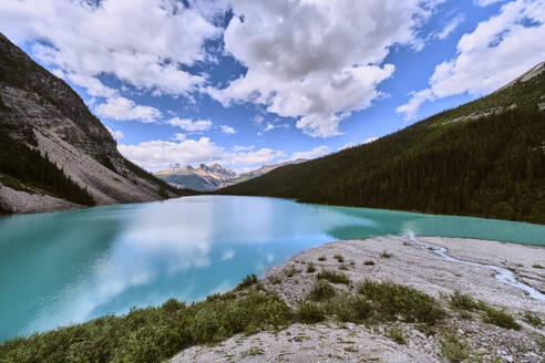 Blick auf den Cirque Lake in der Nähe der Gletscherspitze in Banff. - CAVF72769