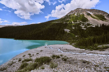 Blick auf den Cirque Lake in der Nähe der Gletscherspitze in Banff. - CAVF72772