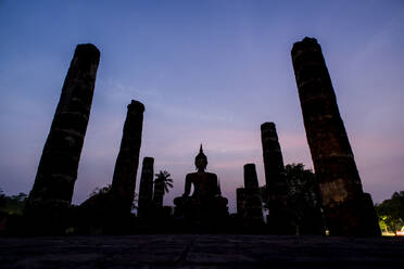 Wat Mahatat-Tempel, Sukhothai Historical Park, Sukhothai, Thailand. - CAVF72843