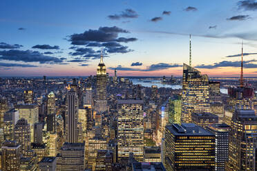 USA, New York, New York City, Blick auf Manhattan bei Sonnenuntergang - HNF00820