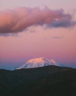 Sonnenuntergang über dem Mount St. Helens National Monument, Washington, USA - ISF23722