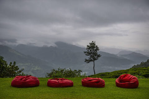 Rote Kissen im Hochland von Sri Lanka, lizenzfreies Stockfoto