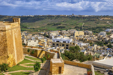 Malta, Gozo, Victoria, Vorort Rabat von Cittadella aus gesehen - ABOF00505