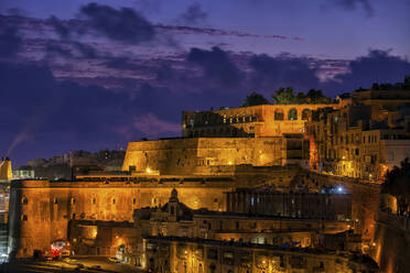 Malta, Valletta, Fortified old town at night - ABOF00511
