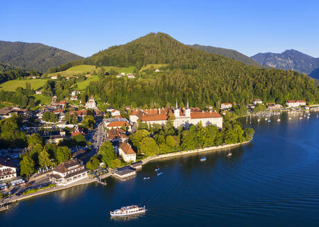 Deutschland, Bayern, Tegernsee, Luftbild der Abtei Tegernsee - SIEF09389