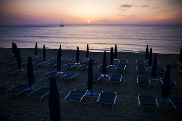 Strand bei Sonnenuntergang - JOHF05367