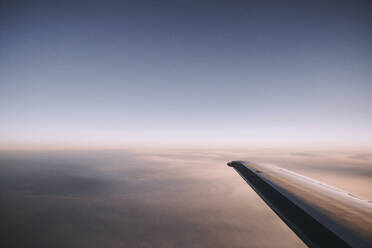 Blick aus dem fliegenden Flugzeug - JOHF05553