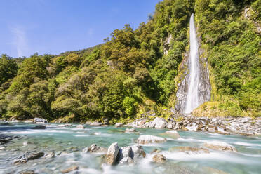 Neuseeland, Blick auf die Thunder Creek Falls im Mount Aspiring National Park - FOF11474