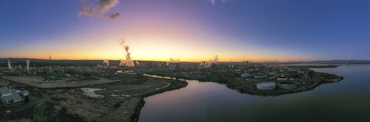 UK, Scotland, Grangemouth, Aerial panorama of Grangemouth Refinery at sunset - SMAF01730