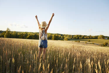 Girl on wheat field - JOHF05959