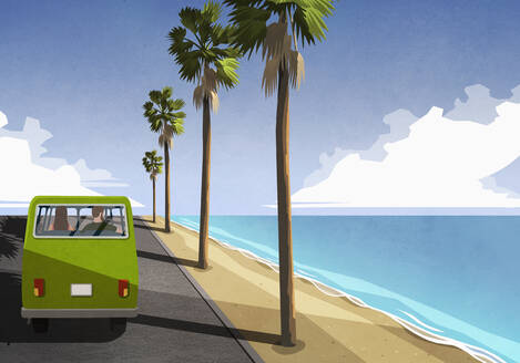Pärchen fährt in einem Retro-Van an einem idyllischen tropischen Strand entlang - FSIF04586