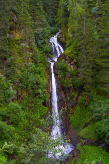 Italien, Dolomiten, Trentino, Rabbital, Wasserfall Ragaiolo - LOMF00967