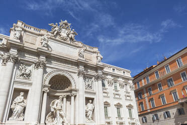 Italien, Rom, Tiefblick auf den Trevi-Brunnen - MMAF01224