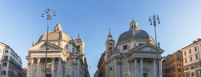 Italien, Rom, Tiefblick auf die Kirchen Santa Maria dei Miracoli und Santa Maria in Montesanto - MMAF01242