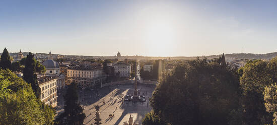 Italien, Rom, Sonnenuntergang über der Piazza del Popolo - MMAF01249