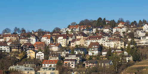 Deutschland, Baden-Württemberg, Stuttgart, Wohnungen und Villen in einem Vorort am Hang - WDF05687
