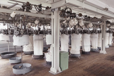 Interieur einer Textilfabrik, lizenzfreies Stockfoto