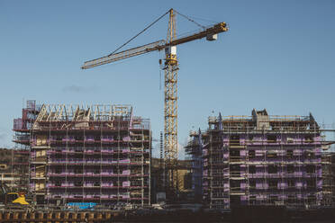 Baukran auf der Baustelle - JOHF06321