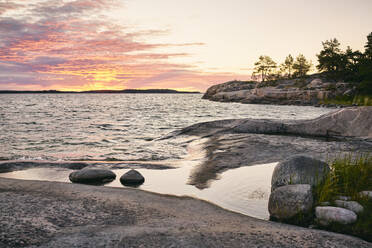 View of rocky coast - JOHF06418