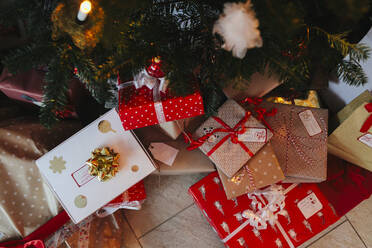 Presents under Christmas tree - JOHF06545