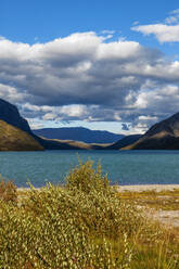 Berglandschaft mit See - JOHF06860