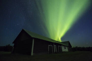 Aurora borealis über dem Haus - JOHF06947