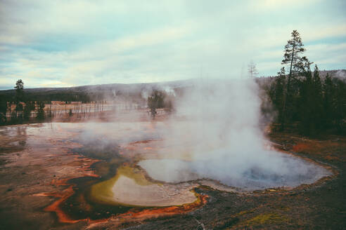 Yellowstone National Park Landschaft Geysire, Hotsprings USA, Wyoming - CAVF73833