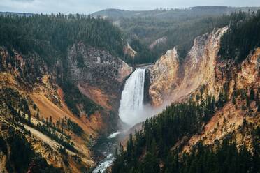 Wasserfall Yellowstone National Park Landschaft - CAVF73837