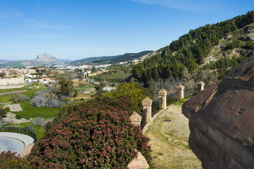 Aussichtspunkt in der Ortschaft Antequera, am Fuße der 