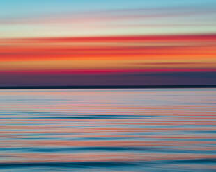 Sonnenuntergang auf See - JOHF07119