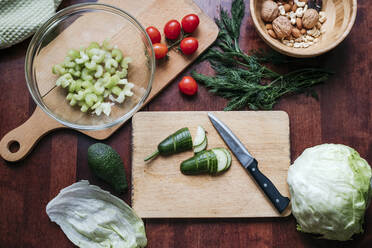 Preparing mixed salad - EYAF00911