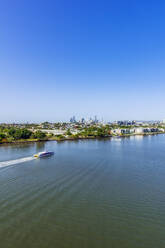 Australien, Queensland, Brisbane, Stadt über Brisbane-Fluss gesehen - THAF02688