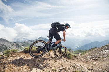 Mountainbiker, Graubünden, Schweiz - HBIF00002