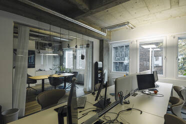 Moderne Büroeinrichtung - KNSF07515