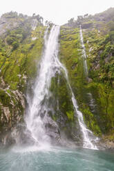 Neuseeland, Ozeanien, Südinsel, Südland, Fiordland National Park, Milford Sound, Stirling Falls - FOF11768