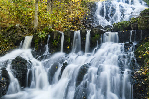 Blick auf den Wasserfall - JOHF07498